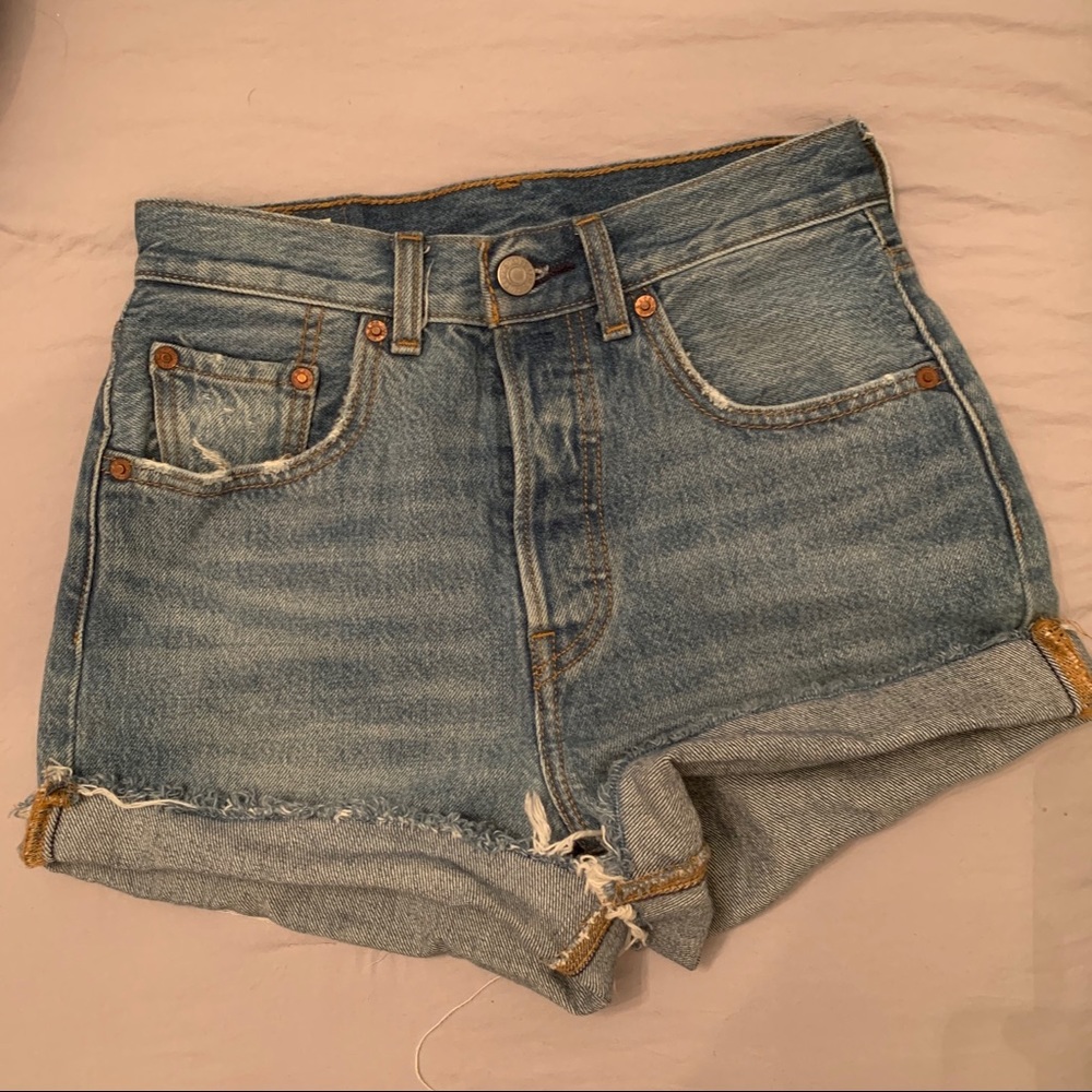 Levi’s High-waisted Shorts